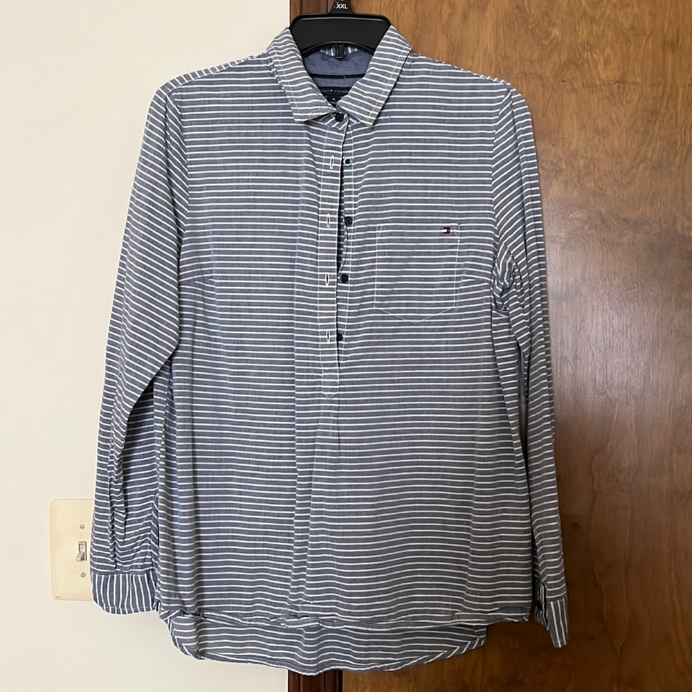 Woman’s Tommy Hilfiger blouse
